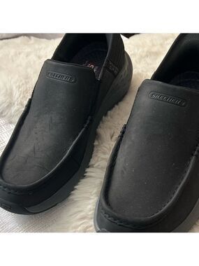 NWOB $90 Skechers Men’s Slip-ins Size 9